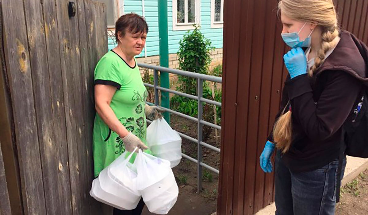 The Student of Faculty of Psychology and Pedagogics Ekaterina Mikhailova is talking about volunteering during self-isolation: “I love helping people- it is a unique experience of communication”