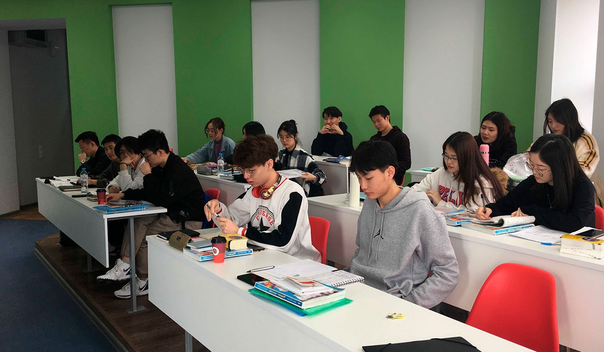 Foreign students have successfully completed their studies at the preparatory course organized by Minin university