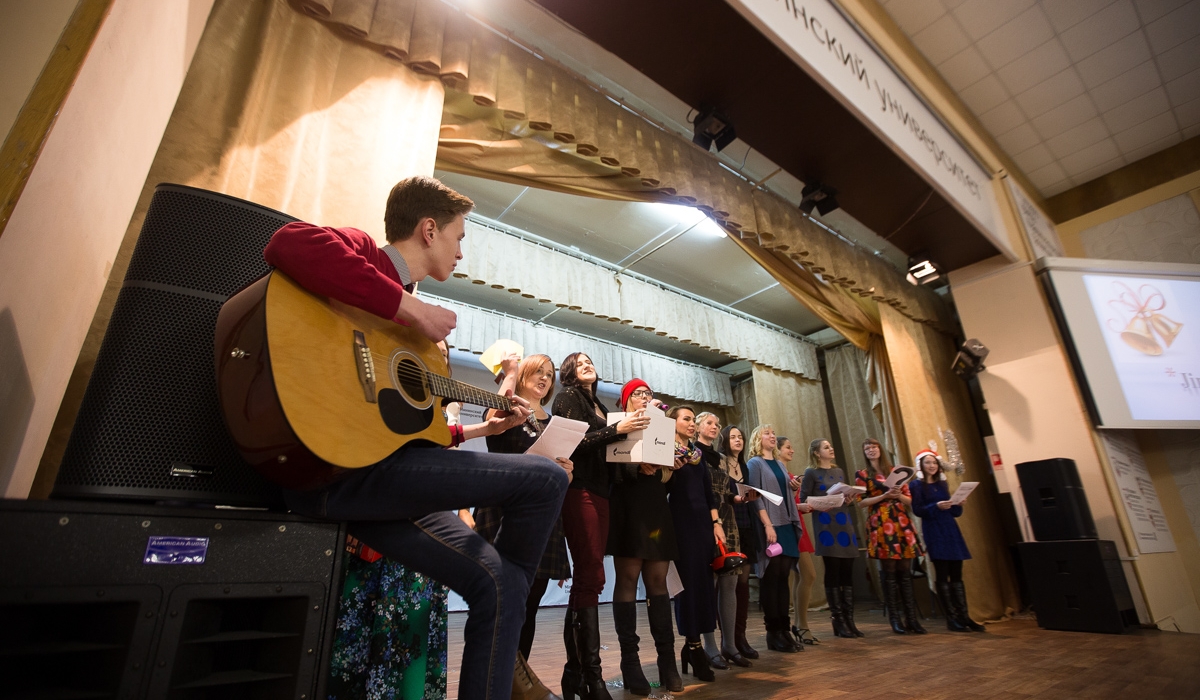 Students Premiere Holiday Concert “The Christmas Spirit” at Minin University