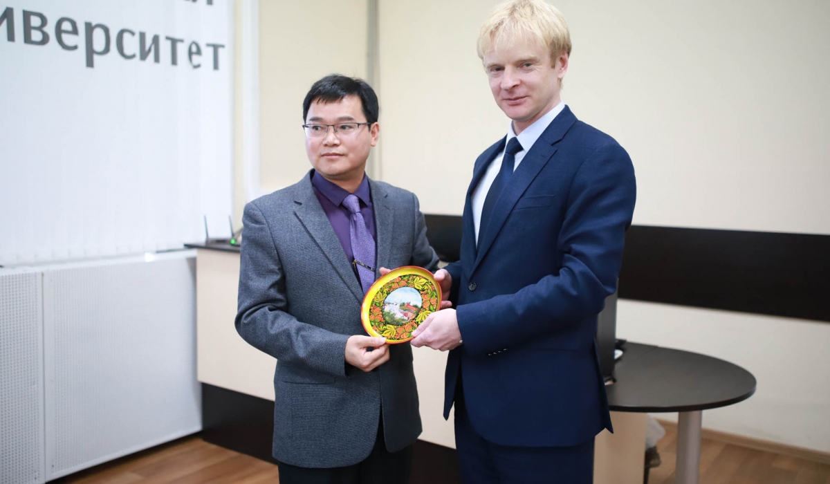 The Rector of Minin University met the delegation of Huainan Normal University