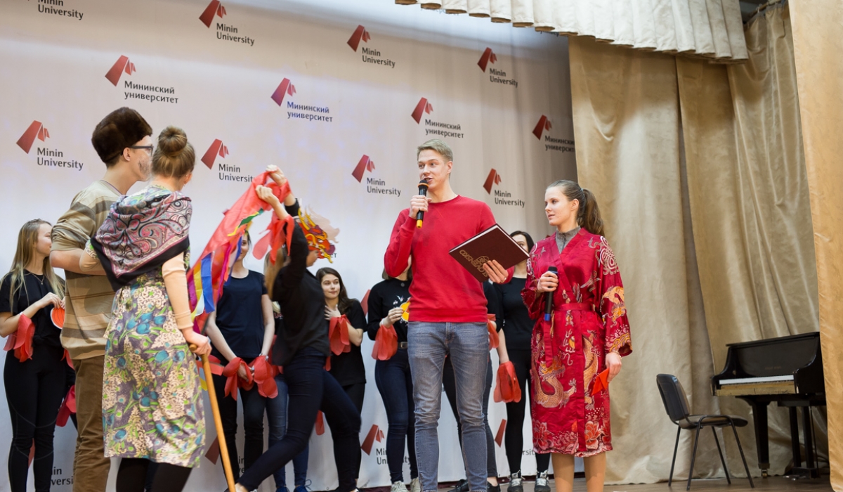 Students Premiere Holiday Concert “The Christmas Spirit” at Minin University