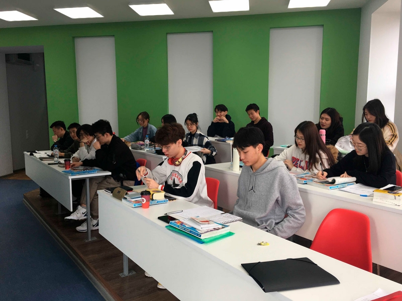 Foreign students have successfully completed their studies at the preparatory course organized by Minin university