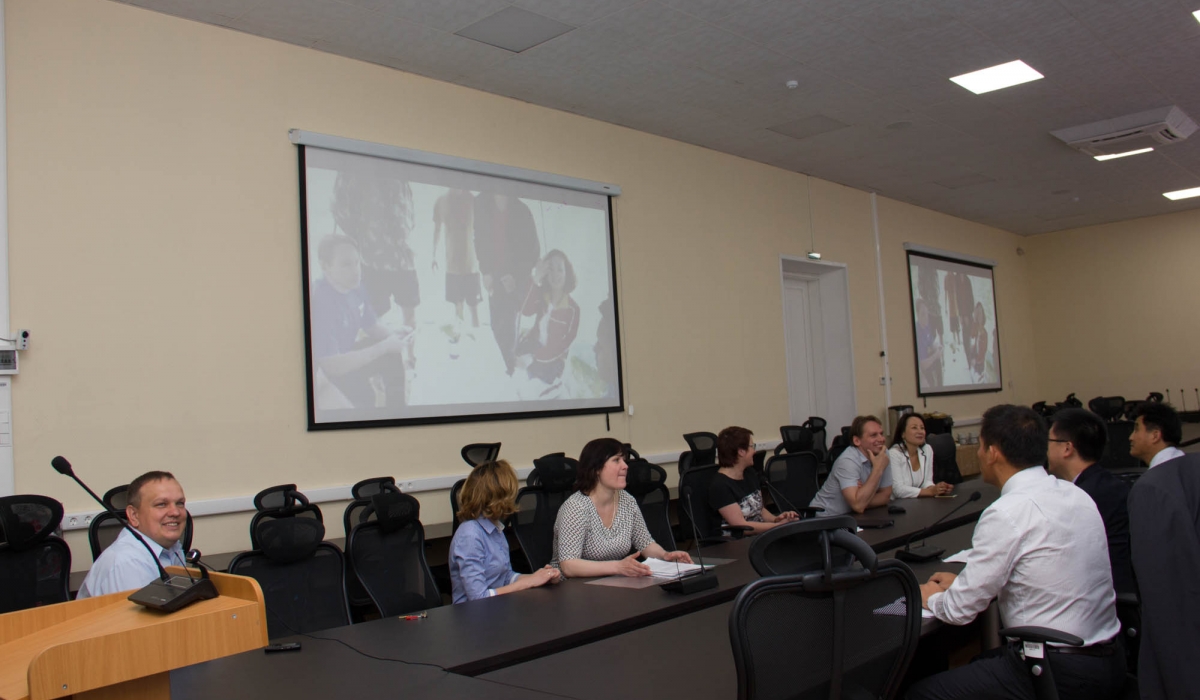 Physical education teachers and students from Anhui University visit Minin University