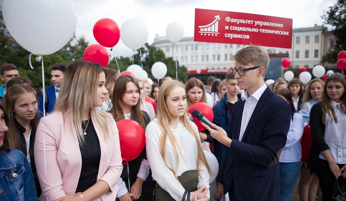 Minin University hosted Knowledge Day for the first-year students.