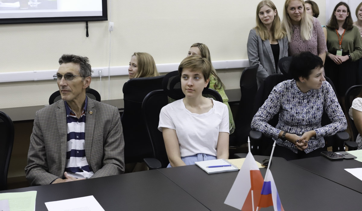 Summer school for young philologists from Russia and Poland srarted at Minin University