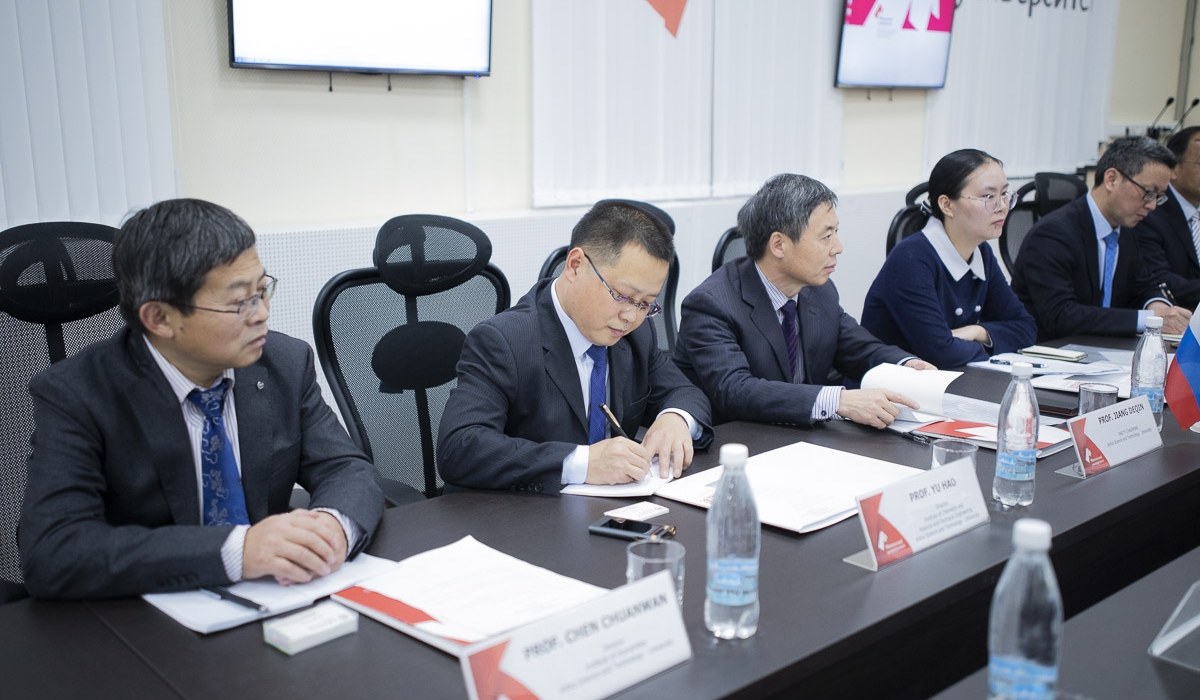 The Delegation from Anhui University of Science and Technology (China) paid a visit to Minin University