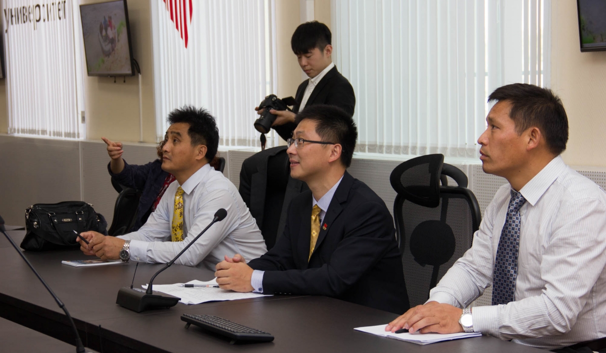 Physical education teachers and students from Anhui University visit Minin University