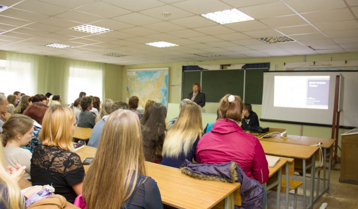 UNO expert on environmental protection visits ecological department students at Minin University