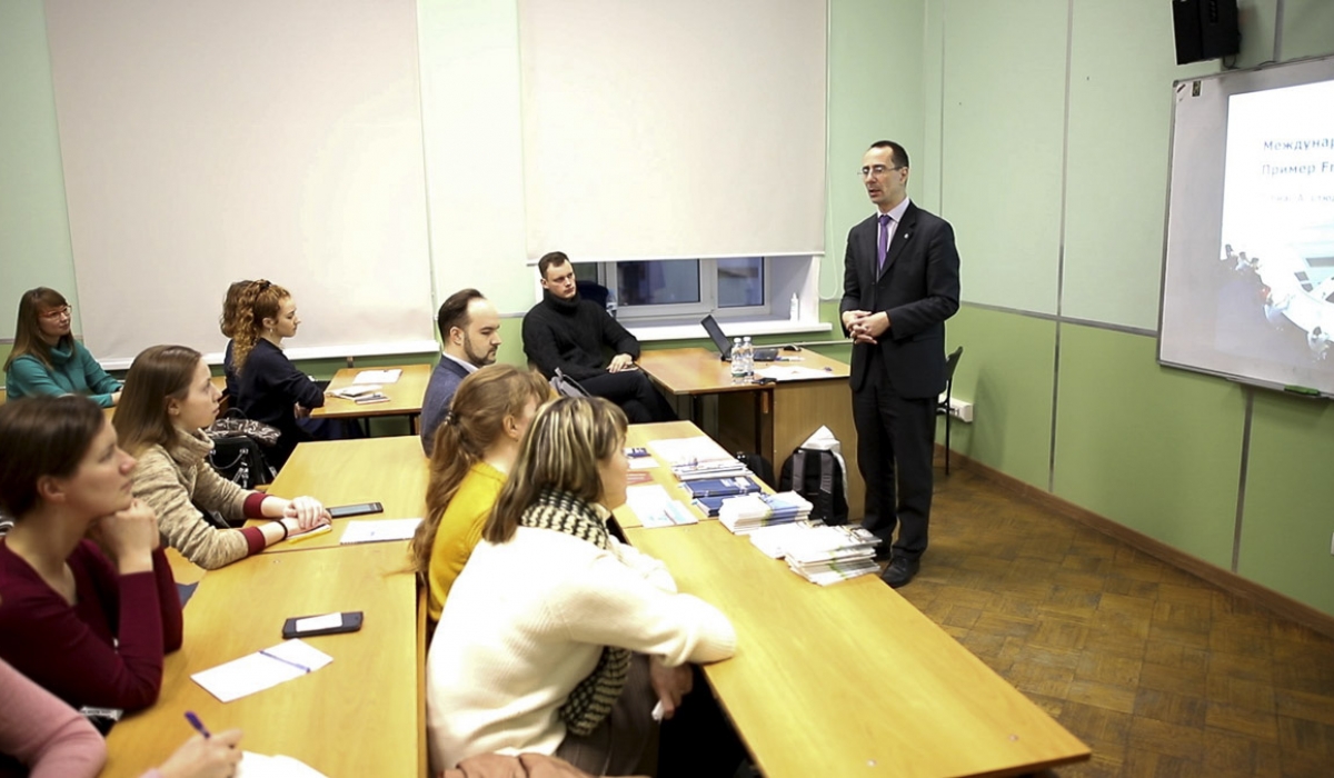 Distinctive Features of modeling of international scientific career were discussed at Minin University