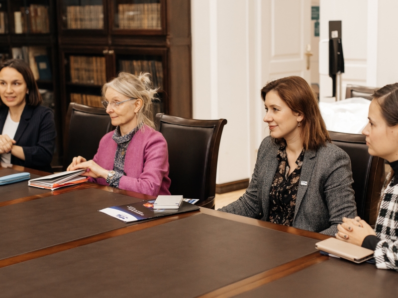 On September 24, Minin university authorities held a meeting with a German delegation that included Ms. Elena Resch and Ms. Barbara Lachhein.